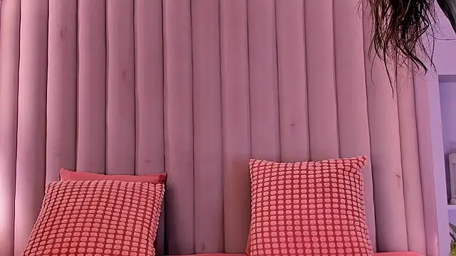 TiffValentinee  online show from 10/28/25, 07:57