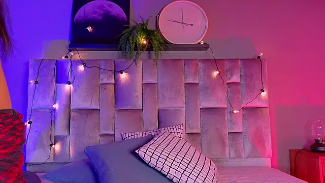 TiffValentinee  online show from 10/18/25, 03:19