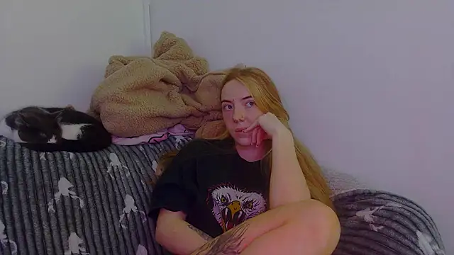 Little-Red21 online show from 11/26/25, 01:33