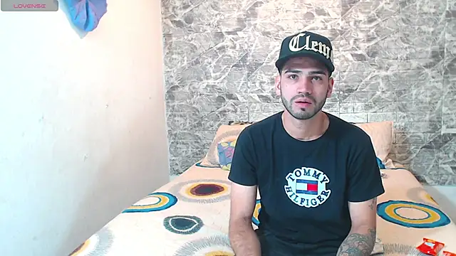 daniquintero03 online show from 10/03/25, 06:42