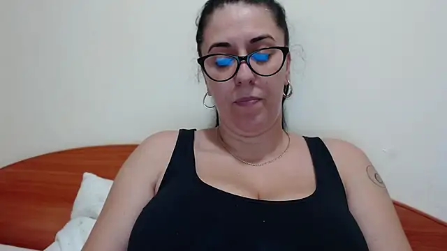 Snapshot of jollene chatting on 10/09/25, 01:11 jollene online show from 10/09/25, 01:11