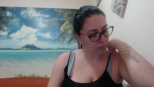 Snapshot of jollene chatting on 10/28/25, 02:05 jollene online show from 10/28/25, 02:05