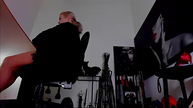 demisweet online show from 02/15/26, 06:47