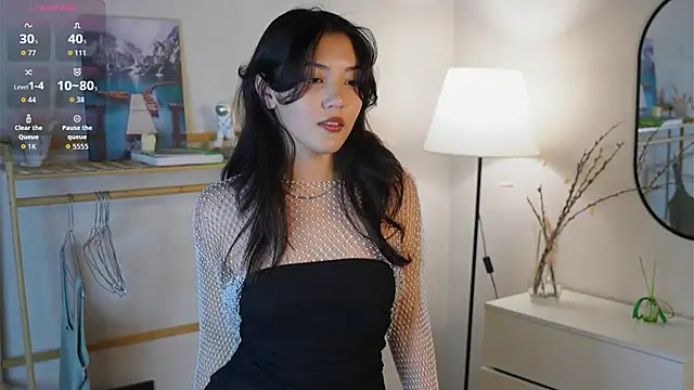 Snapshot of MoiraEger chatting on 11/04/25, 04:11 MoiraEger online show from 11/04/25, 04:11