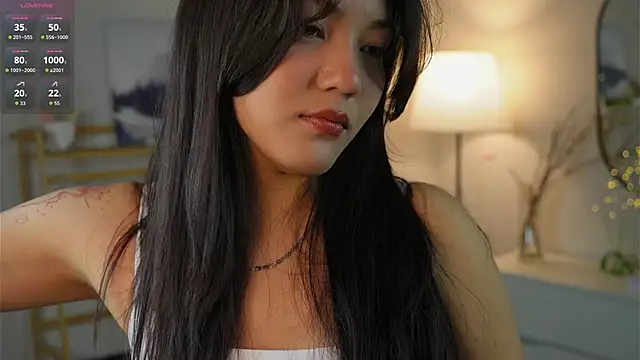 Snapshot of MoiraEger chatting on 11/07/25, 04:11 MoiraEger online show from 11/07/25, 04:11