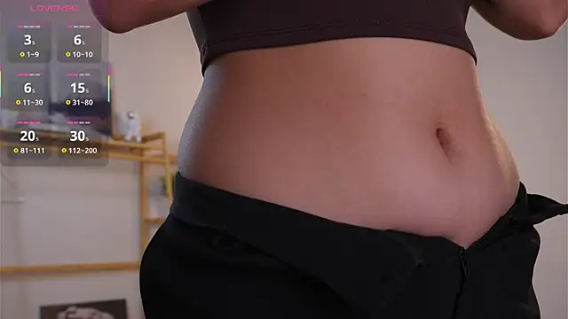 Snapshot of MoiraEger chatting on 11/18/25, 03:15 MoiraEger online show from 11/18/25, 03:15