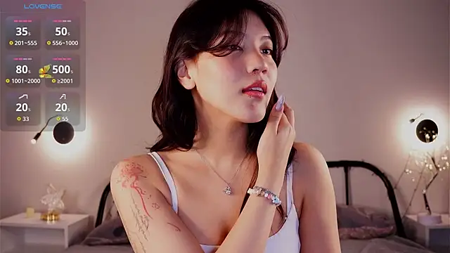 Snapshot of MoiraEger chatting on 03/01/26, 04:07 MoiraEger online show from 03/01/26, 04:07