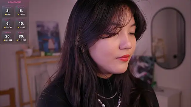 Snapshot of MoiraEger chatting on 10/27/25, 05:14 MoiraEger online show from 10/27/25, 05:14