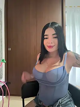 Snapshot of Amy_ruizz chatting on 07/18/26, 11:19 Amy ruizz online show from 07/18/26, 11:19