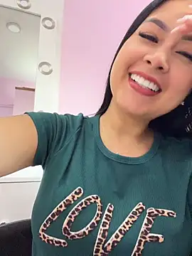 CrisMarulanda online show from 05/14/26, 04:15