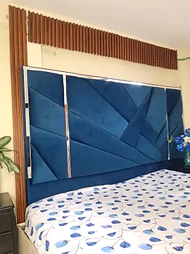 CrisMarulanda online show from 11/22/25, 04:17