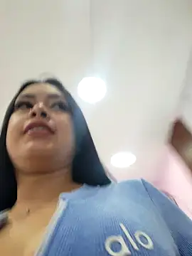 CrisMarulanda online show from 11/14/25, 08:01