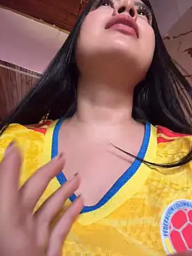 Snapshot of CrisMarulanda chatting on 06/17/26, 05:56 CrisMarulanda online show from 06/17/26, 05:56