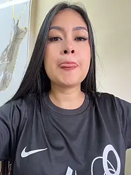 Snapshot of CrisMarulanda chatting on 06/16/26, 04:51 CrisMarulanda online show from 06/16/26, 04:51