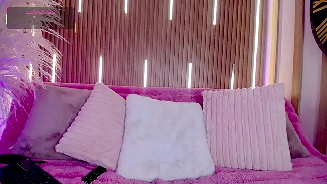 MylaDreams online show from 11/12/25, 03:32