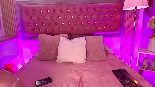 MylaDreams online show from 04/18/26, 03:20