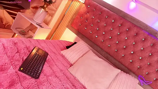 MylaDreams online show from 07/17/26, 03:48