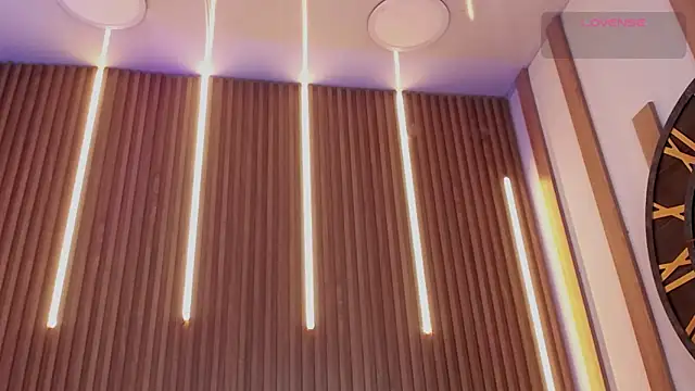 MylaDreams online show from 12/19/25, 03:43