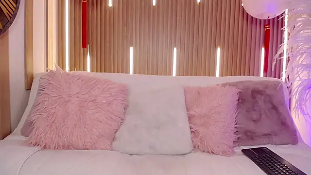 MylaDreams online show from 01/14/26, 03:32