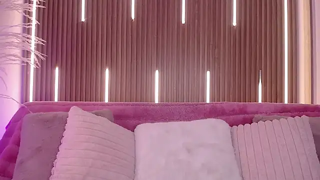 MylaDreams online show from 11/26/25, 03:17