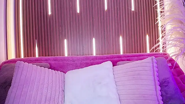 MylaDreams online show from 11/06/25, 03:32