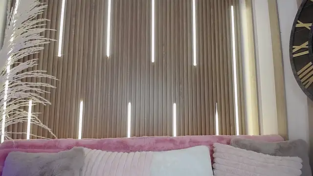 MylaDreams online show from 09/29/25, 03:24