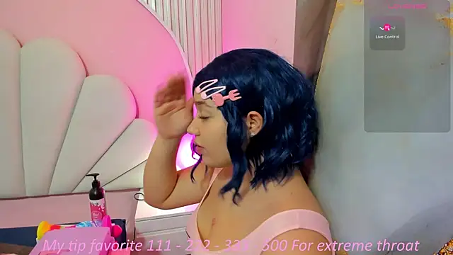 hinata dolly online show from 10/16/25, 11:07