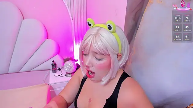 hinata dolly online show from 10/30/25, 11:08