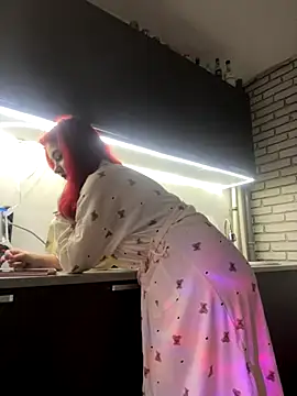 Katie Kiss online show from 10/06/25, 02:29