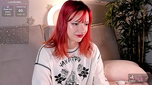 Snapshot of Molly_Platt chatting on 12/03/25, 09:20 Molly Platt online show from 12/03/25, 09:20