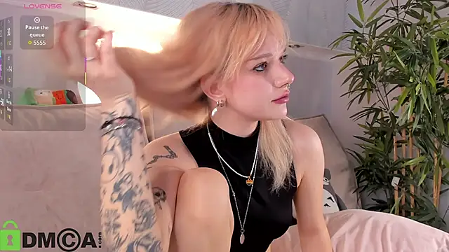 Molly Platt online show from 03/27/26, 09:10