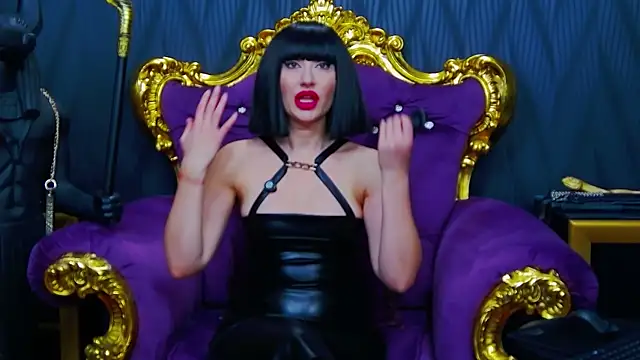 LaraMaeve online show from 12/15/25, 06:41