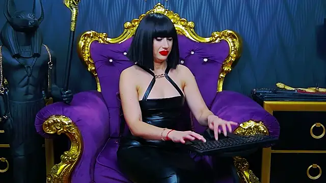 LaraMaeve online show from 11/15/25, 06:28