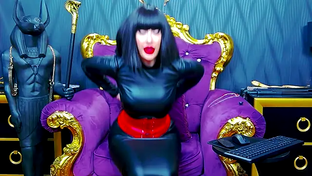 LaraMaeve online show from 12/18/25, 06:29