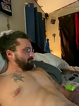 Snapshot of Lilbig_24 chatting on 10/16/25, 03:04 Lilbig 24 online show from 10/16/25, 03:04