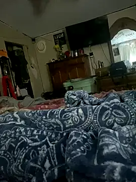 Snapshot of Lilbig_24 chatting on 10/15/25, 04:55 Lilbig 24 online show from 10/15/25, 04:55