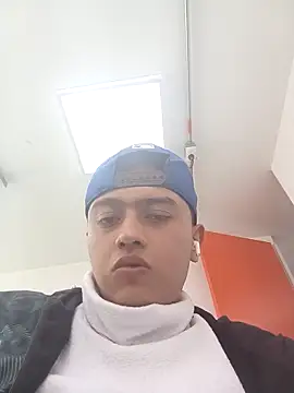 Snapshot of Lee_priest chatting on 12/17/25, 03:17 Lee priest online show from 12/17/25, 03:17