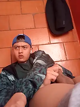 Snapshot of Lee_priest chatting on 12/18/25, 03:38 Lee priest online show from 12/18/25, 03:38