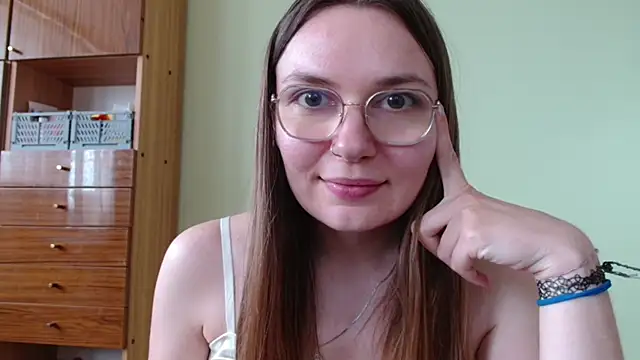 Snapshot of LooveELLYx chatting on 06/03/26, 02:33 LooveELLYx online show from 06/03/26, 02:33