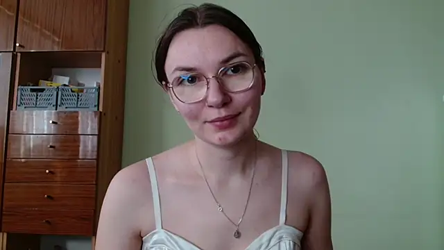 LooveELLYx online show from 10/23/25, 01:32