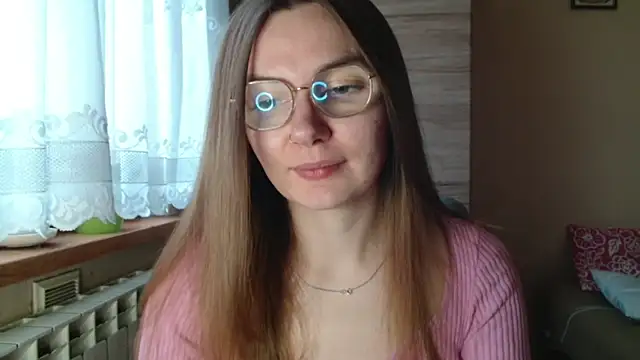 LooveELLYx online show from 12/15/25, 07:25