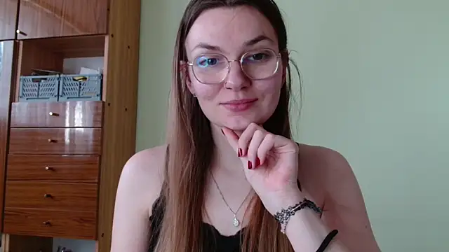 Snapshot of LooveELLYx chatting on 04/14/26, 01:38 LooveELLYx online show from 04/14/26, 01:38