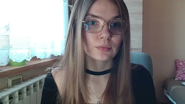 LooveELLYx online show from 12/19/25, 07:33