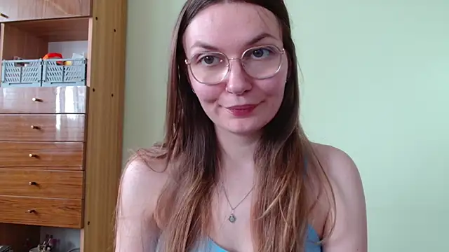 Snapshot of LooveELLYx chatting on 05/04/26, 01:47 LooveELLYx online show from 05/04/26, 01:47