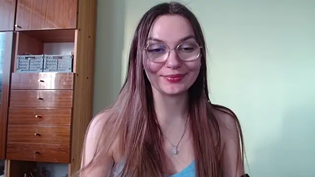 Snapshot of LooveELLYx chatting on 02/18/25, 02:49 LooveELLYx online show from 02/18/25, 02:49