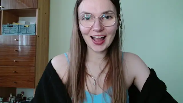 LooveELLYx online show from 01/13/26, 02:43