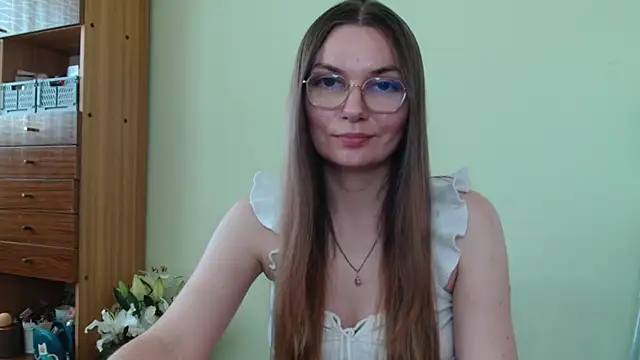 Snapshot of LooveELLYx chatting on 06/22/26, 01:30 LooveELLYx online show from 06/22/26, 01:30