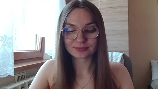 Snapshot of LooveELLYx chatting on 07/02/26, 06:30 LooveELLYx online show from 07/02/26, 06:30