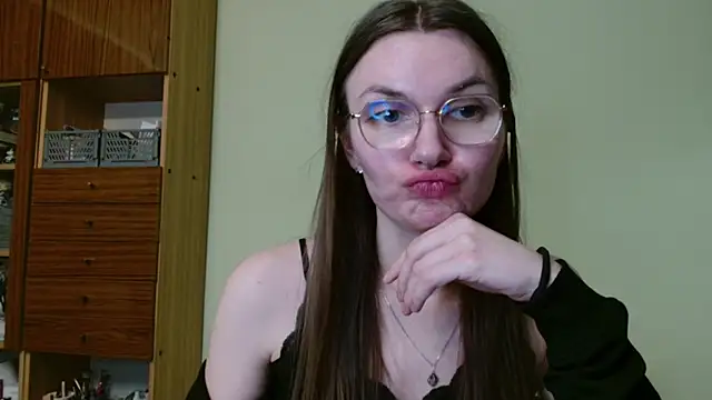 Snapshot of LooveELLYx chatting on 02/24/25, 05:53 LooveELLYx online show from 02/24/25, 05:53