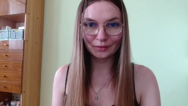 Snapshot of LooveELLYx chatting on 07/08/26, 01:34 LooveELLYx online show from 07/08/26, 01:34